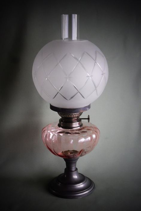 rozsaszinu_tartalyos_lampa_04.jpg